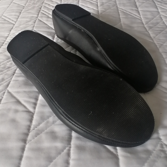 5/$20 Kids Black Ballet Flats - Picture 7 of 7